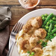 RICH BEEF MEATBALLS WITH CREAMY MASH AND GRAVY 480GM
