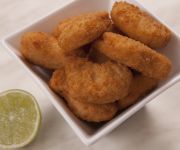 PREMIUM CRUMBED CHICKEN NUGGETS COATED WITH A GOLDEN PANKO CRUNCHY CRUMB 2.5KG