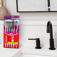 Colgate Zigzag Deep Interdental Clean Toothbrush Medium