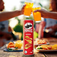 Pringles Original Salted Potato Chips