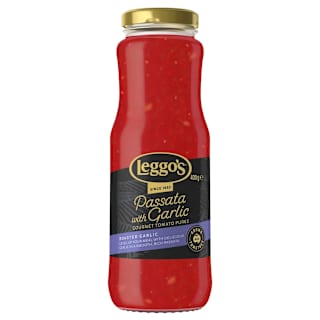 Leggos Gourmet Rich Tomato Passata Roasted Garlic 