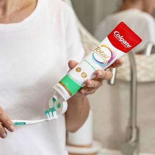 Colgate Total Advanced Fresh Antibacterial Gel Toothpaste