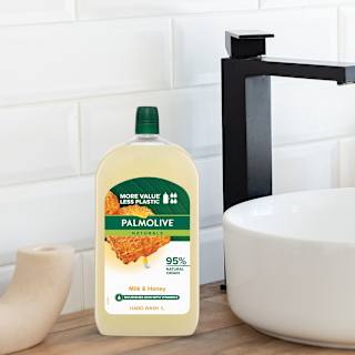 Palmolive Naturals Liquid Hand Wash Soap Milk & Honey with Moisturising Milk Refill & Save 0% Parabens Recyclable