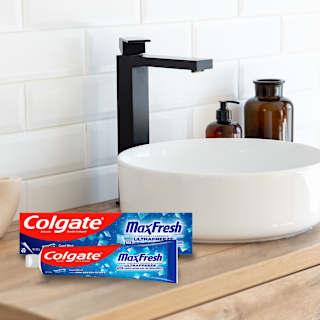 Colgate Max Fresh Cool Mint Toothpaste