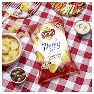 Smith's Thinly Cut Potato Chips Sweet Chilli & Sour Cream