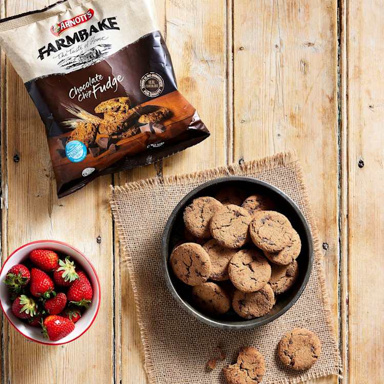 Arnott's Farmbake Cookies Chocolate Chip Fudge