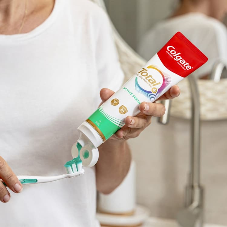 Colgate Total Advanced Fresh Antibacterial Gel Toothpaste