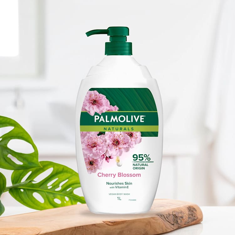 Palmolive Naturals Milk & Cherry Blossom Body Wash with Moisturising Milk 0% Parabens Recyclable